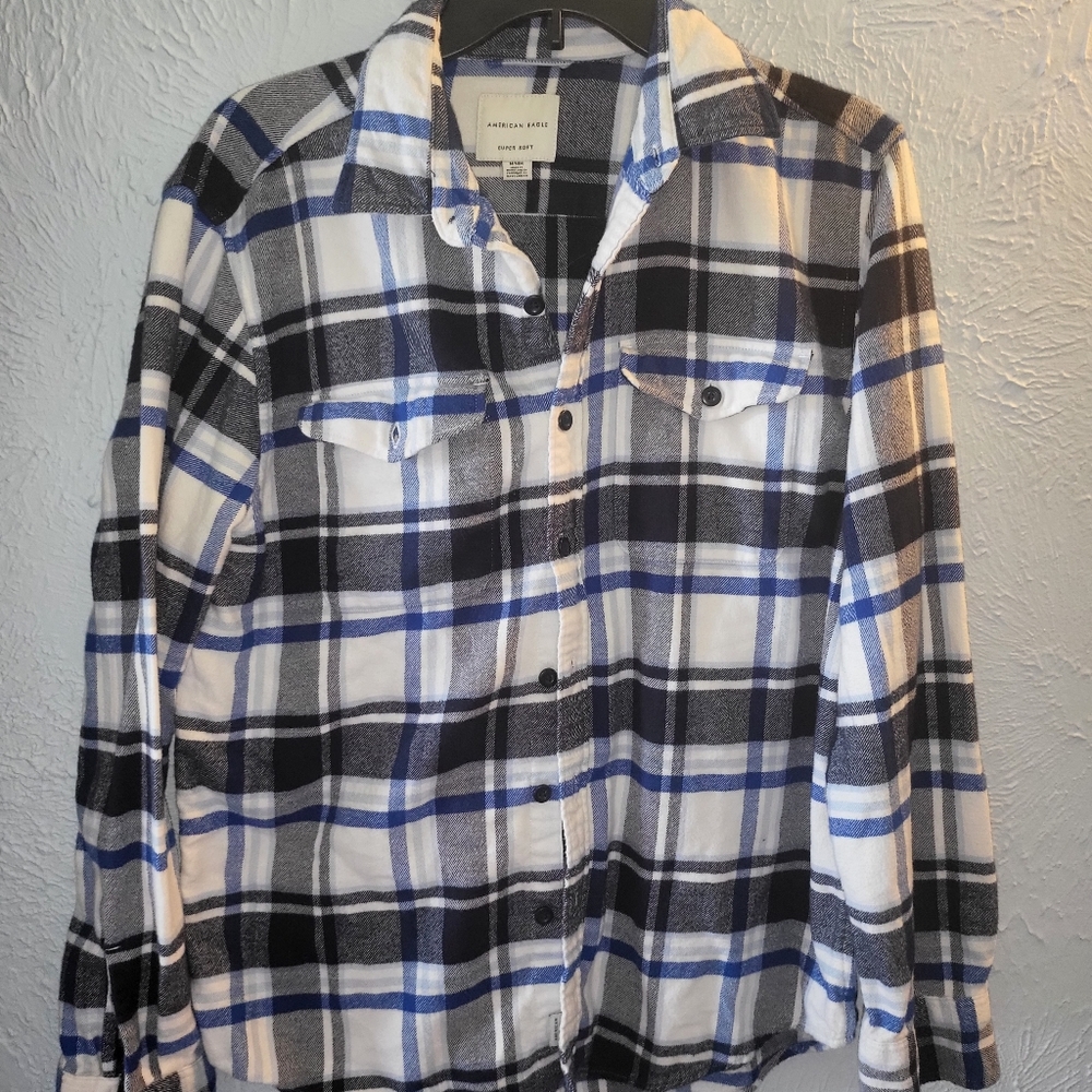 American Eagle Women's Button down long sleeve